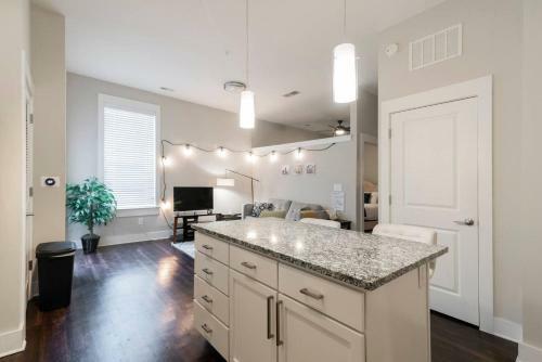 Apartamento Queen Bed Near Downtown, Shopping & Restaurants