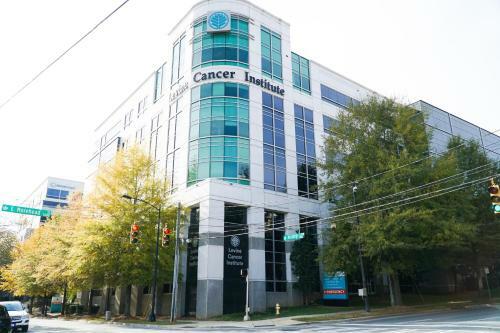 Apartamento Queen Bed Near Downtown, Shopping & Restaurants