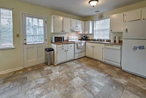 Chapel Hill Townhome With Pool - 5 Mins To Unc Campus