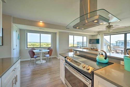 Apartamento Carolina Beach Home With Views And Pool Access!