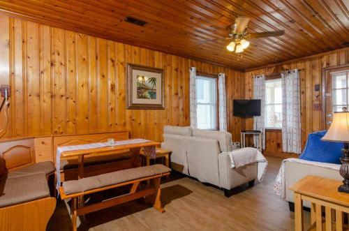 Surf's Edge Cottage