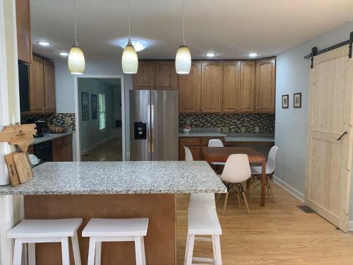 Ranch Home Retreat On 4 Acre Land Near Unc/duke