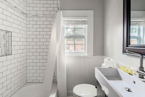 Entire Home - Bright And Modern - Close To Everything