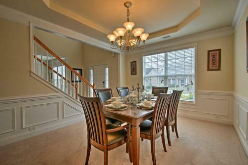 Modern Charlotte Home Minutes From Downtown!
