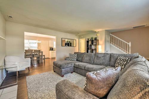 Updated Charlotte Home With Deck - 10 Minutes To Uncc