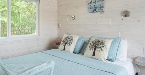Lakefront Property One Bedroom #4 At Long Cove Resort