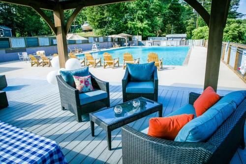 Lakefront Property Two Bedroom #31 At Long Cove Resort