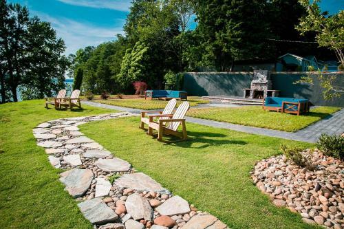 Lakefront Property Two Bedroom #31 At Long Cove Resort