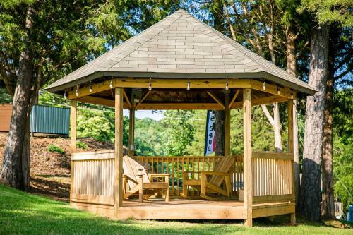 Lakefront Property Two Bedroom #31 At Long Cove Resort