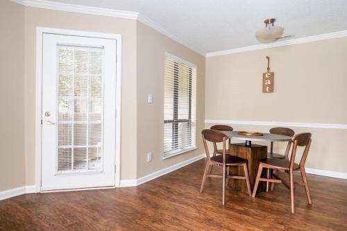 Apartamento Viagem - Charlotte - Cozy 1br W/gym+pool+parking