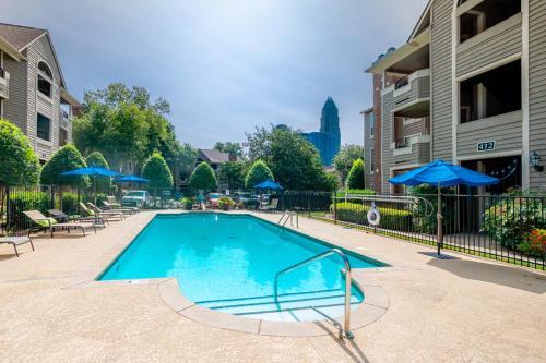 Apartamento Viagem - Charlotte - Cozy 1br W/gym+pool+parking