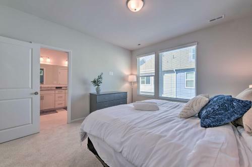 Sleek Townhome Near Breweries And Truist Field!