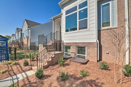 Sleek Townhome Near Breweries And Truist Field!