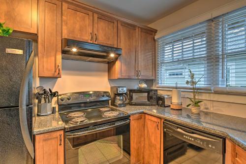 Charming Pet-friendly Abode Less Than 2mi To Spectrum Arena