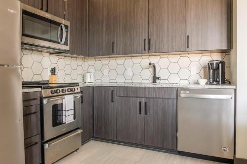 Vibrant Studio And 2br Apartments By Frontdesk