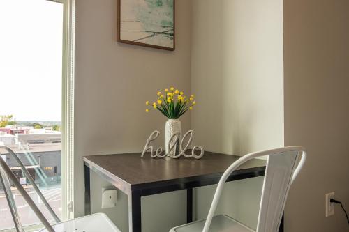 Vibrant Studio And 2br Apartments By Frontdesk