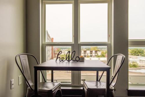 Vibrant Studio And 2br Apartments By Frontdesk