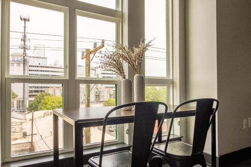 Vibrant Studio And 2br Apartments By Frontdesk