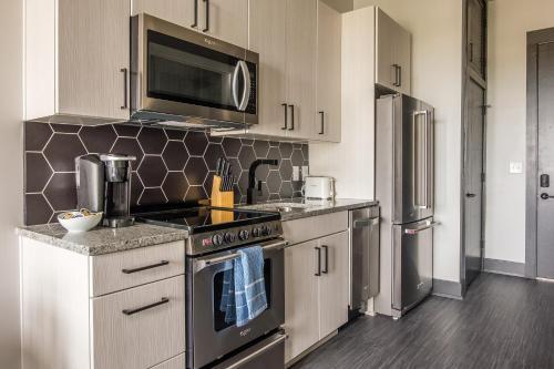 Vibrant Studio And 2br Apartments By Frontdesk
