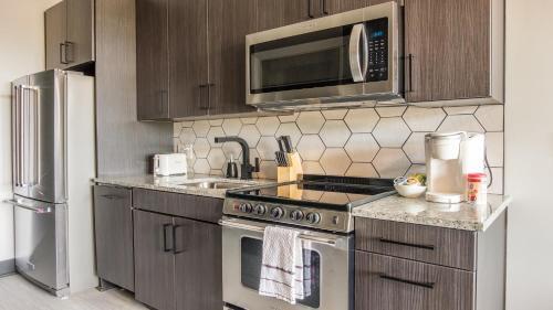 Vibrant Studio And 2br Apartments By Frontdesk