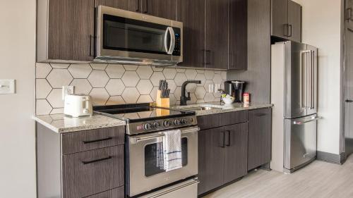 Vibrant Studio And 2br Apartments By Frontdesk