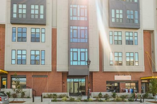 Vibrant Studio And 2br Apartments By Frontdesk