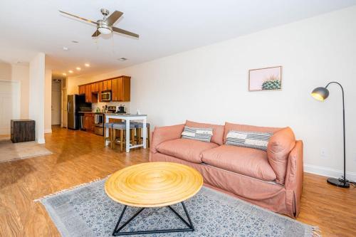 Apartamento Viagem Upscale Studio With Parking In Top Location