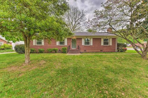 Charming Charlotte Getaway - 4 Mi To Uptown!
