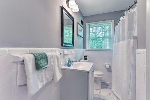 Charming Charlotte Getaway - 4 Mi To Uptown!