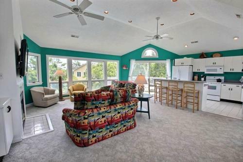 Mango Manor Ms1