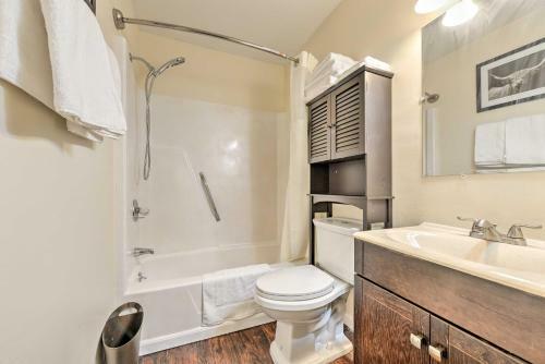 Durham Townhome With Deck - 15 Min To Downtown, Dpac!