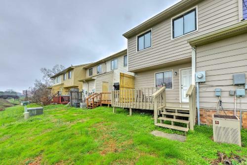 Durham Townhome With Deck - 15 Min To Downtown, Dpac!