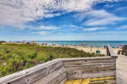 Apartamento Emerald Isle Condo With Pool And Ocean Views!