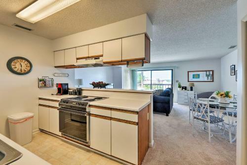 Apartamento Emerald Isle Condo With Pool And Ocean Views!