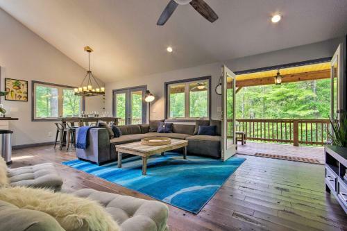 Home With Deck, Swings, Game Rm-8mi To Asheville
