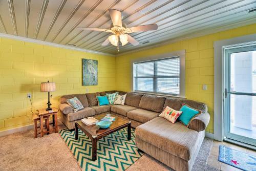 Colorful Cottage With Patio Across From The Beach!