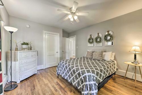 Charming Cottage With Yard Less Than 2 Mi To Downtown!