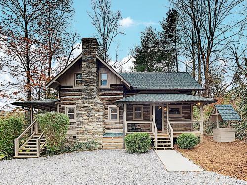 New Listing! Updated Cabin With Hot Tub On 2 Acres Cabin