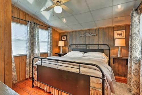 Outer Banks Island Cottage - 1 Mi To Frisco Beach!