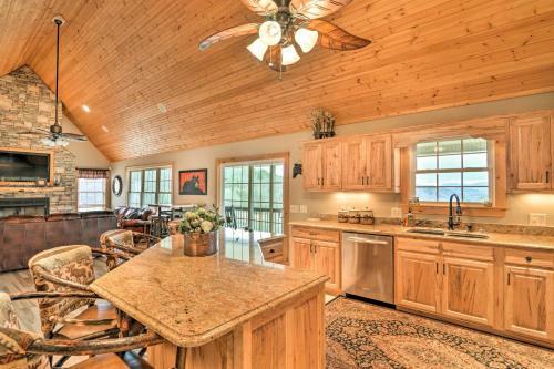 Buck Mountain Escape With 2 Decks And Smoky Mtn View