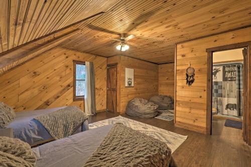 Gorgeous Log Cabin With Decks And Fireplaces!