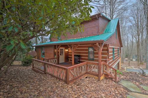 Gorgeous Log Cabin With Decks And Fireplaces!