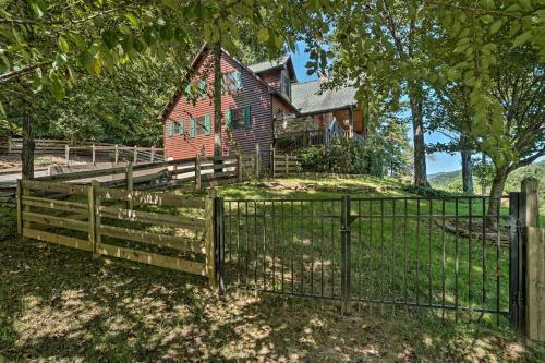 Lavish Cabin With Deck, Game Room And Mtn Views!