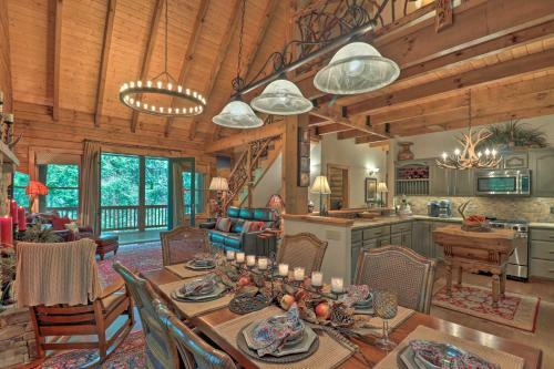 Quiet Forest Hideaway With Deck And Near Hiking!