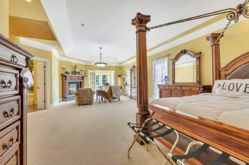 Luxury On The Lake