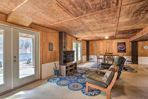 Rivers Edge - Ultimate Riverfront Getaway