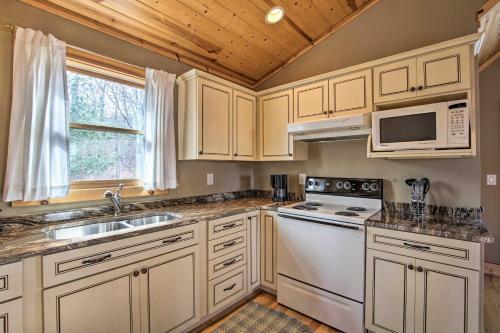 Apartamento Cozy Couples Getaway With Dock And Marina Access!