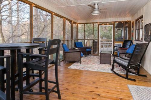 The Bear Den Chatuge Awesome Waterfront Sleeps 13