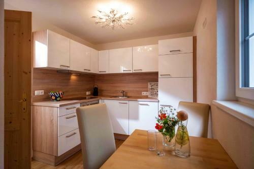 Hostal Pension Chalet Schott