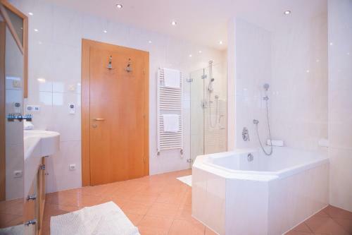 Hotel Christina - Achensees Kleinstes 4 Stern Hotel